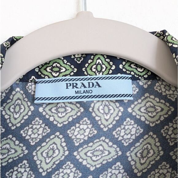 Prada Silk Patterned Long Sleeve Blouse Straight Fit Shirt, size IT 42/US 6 - Picture 3 of 13